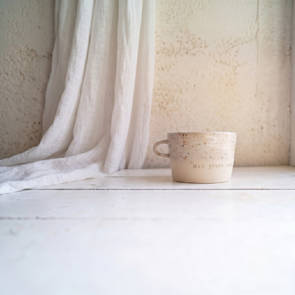 Petite tasse carrée à picots