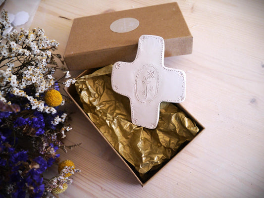 Ceramic wall cross