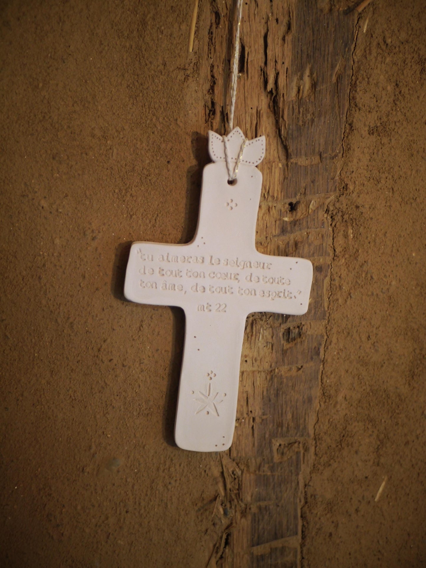 Ceramic wall cross